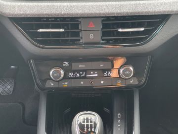 Skoda Kamiq 1.0 TSI Tour *2xPDC*CAM*DAB*MATRIX*SHZ*TEL