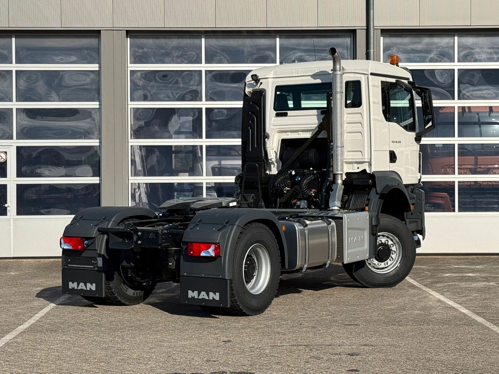 Fahrzeugabbildung MAN TGS 18.520 BL SA 4x2H mit Hydraulikvortbere* AhK