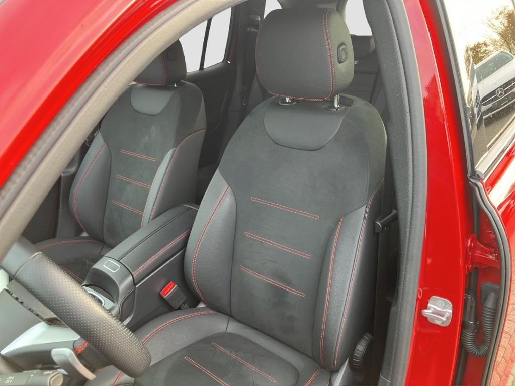 Fahrzeugabbildung Mercedes-Benz GLB 200 d AMG*NIGHT*M-BEAM*K-GO*KAMERA*DAB*EDW*