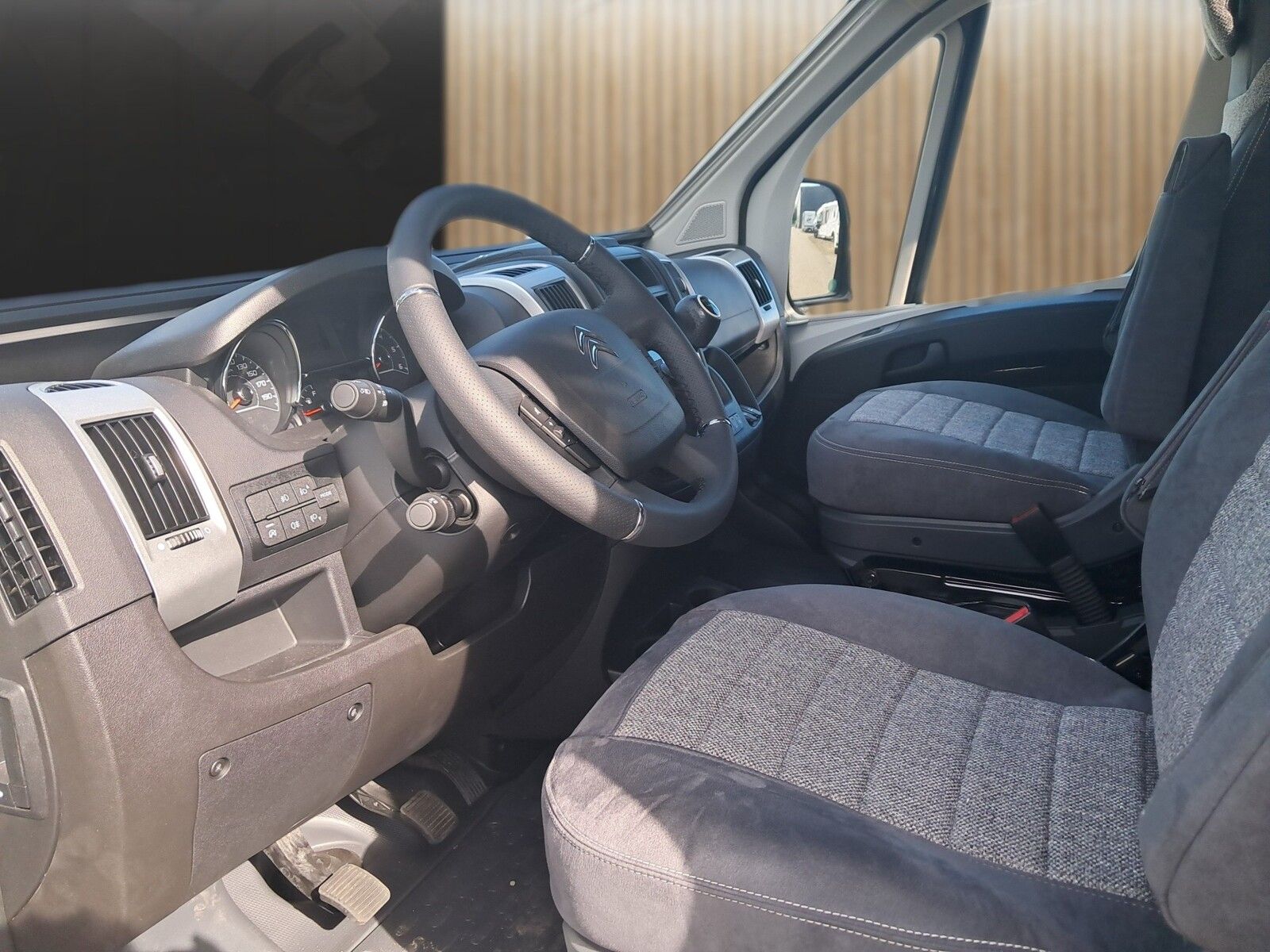 Fahrzeugabbildung Pössl Summit Prime 600 Citroen 165 PS Tageszulassung!