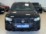 Volkswagen Tiguan R-Line 4Motion*AHK*R-Cam*LED*CarPlay*SHZ* - Volkswagen Tiguan: Schwarz