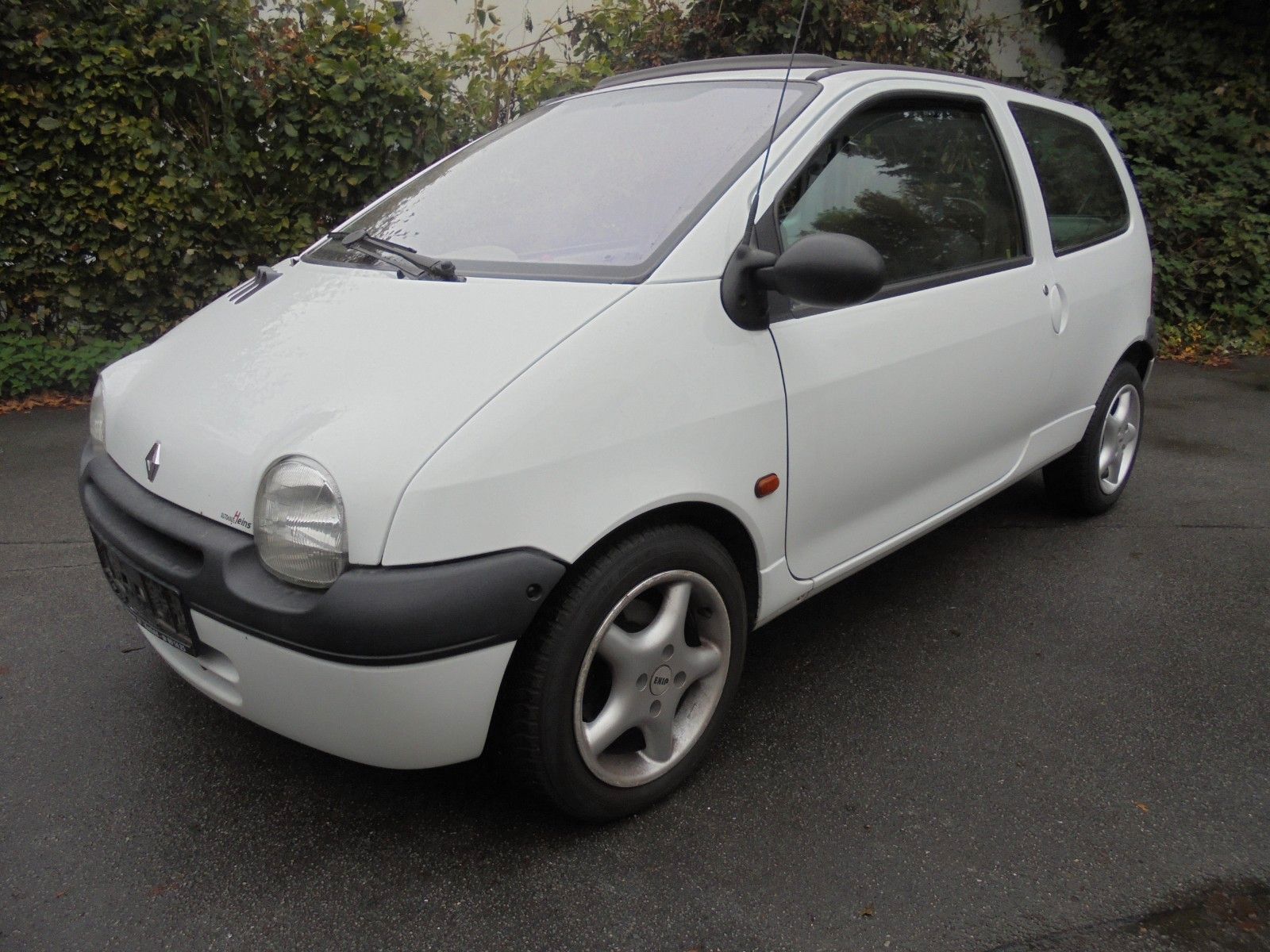 Fahrzeugabbildung Renault Twingo Initiale 1.2 Klima/Faldach