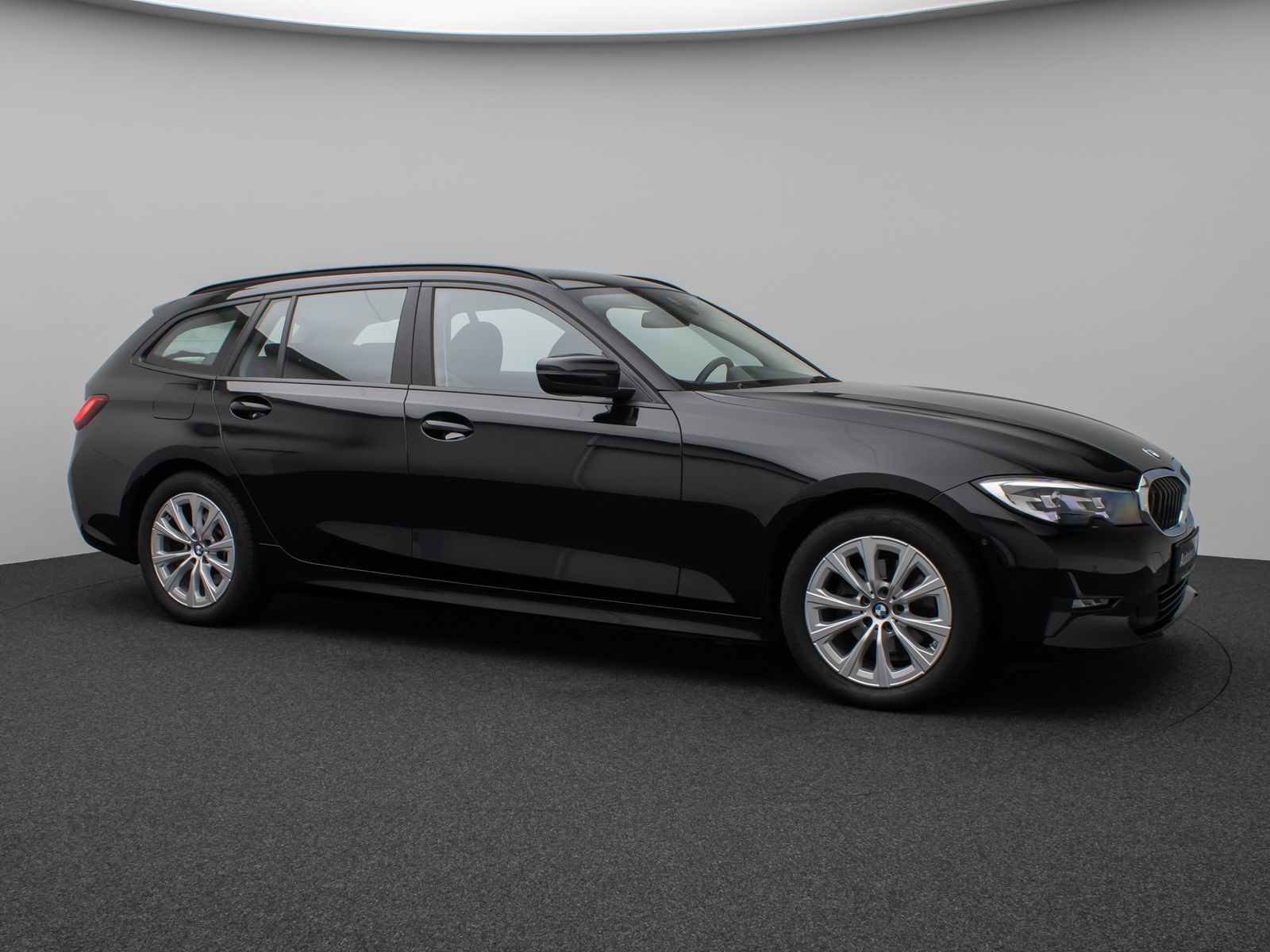 Fahrzeugabbildung BMW 320i CockPit+ DAB PDC LED Lordos Sitzhzg Komfort