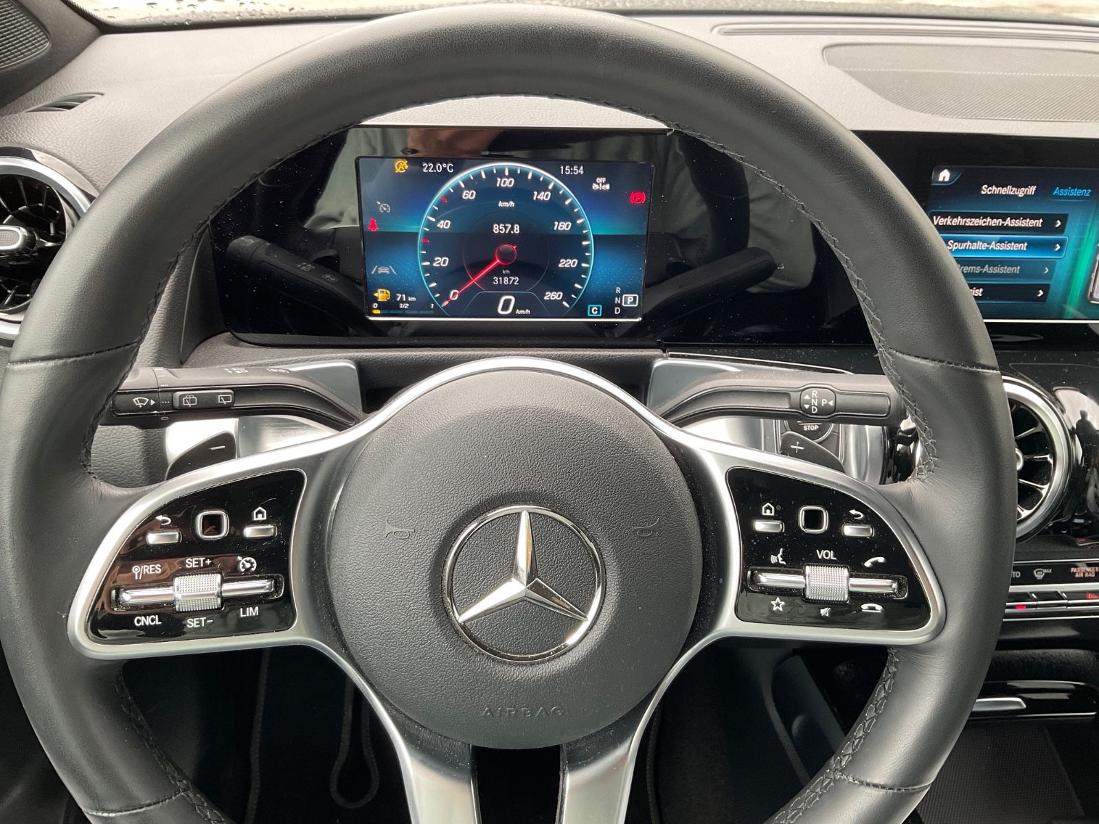 Fahrzeugabbildung Mercedes-Benz GLB 200 d DCT,LED,AHK,el.Heckklappe,Navi