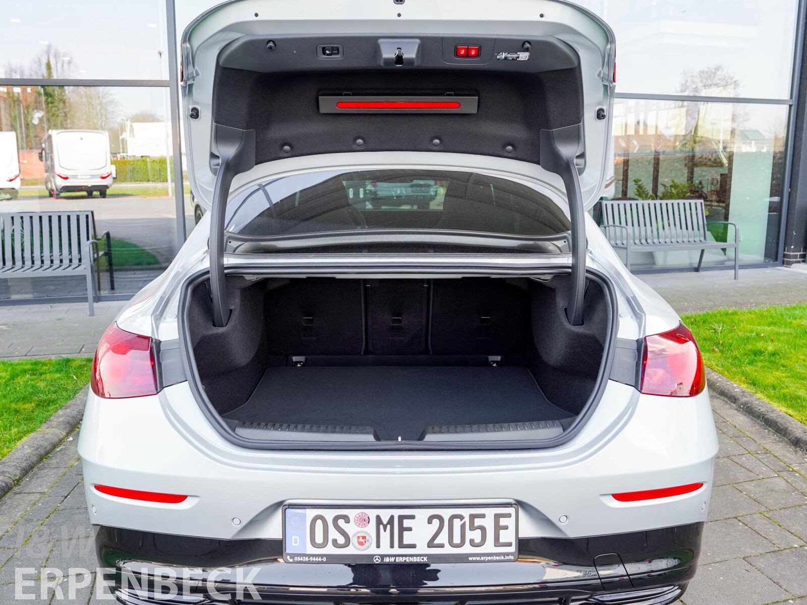Fahrzeugabbildung Mercedes-Benz CLA 250+ EQ AMG Pano MB.Drive Distronic AHK FAP
