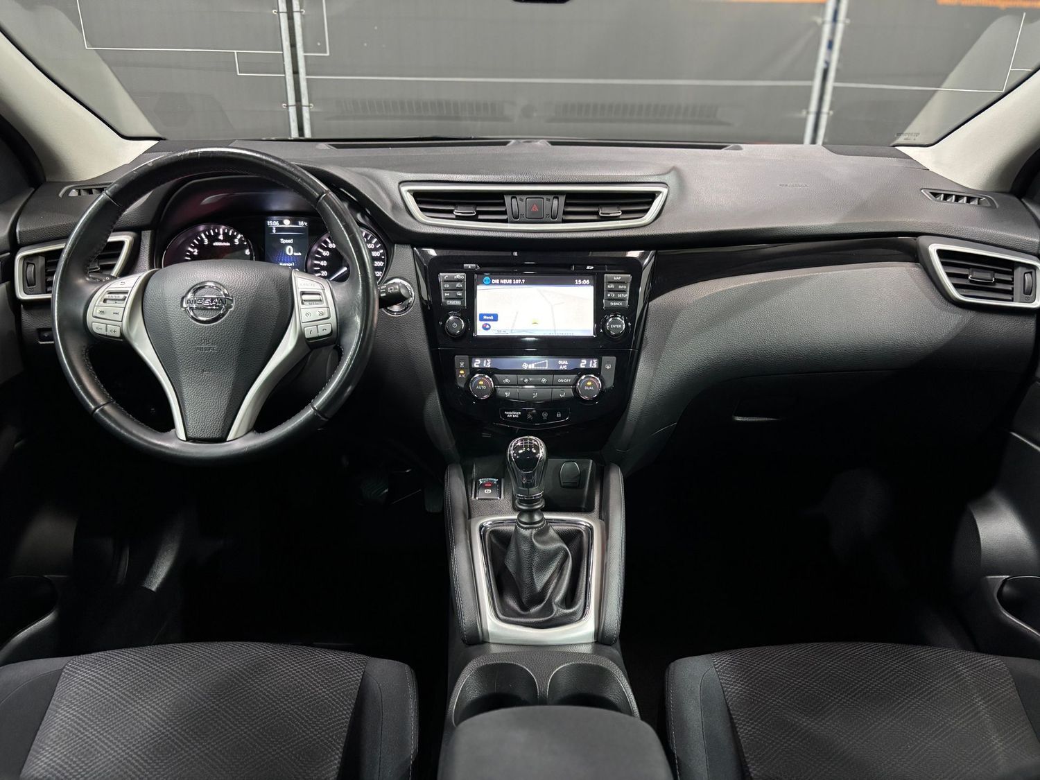 Fahrzeugabbildung Nissan Qashqai N-Vision#Kamera#Spur#Verkennung#Tempo