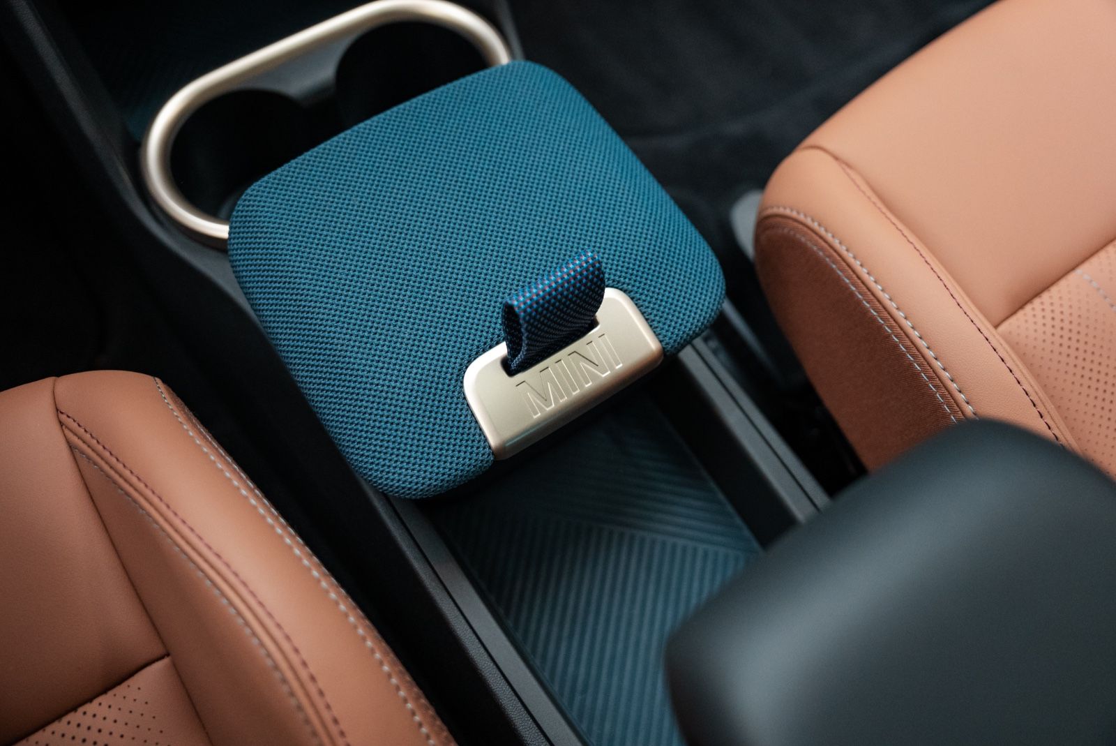 Fahrzeugabbildung MINI Countryman SE ALL4