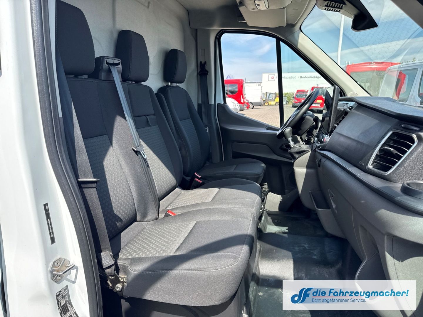 Fahrzeugabbildung Ford Transit Kasten 350 L2H2 Trend Klimaautom DAB Tot