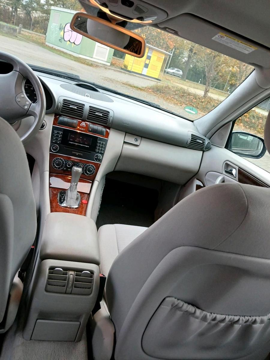 Mercedes-Benz C200 2005 — photo 8