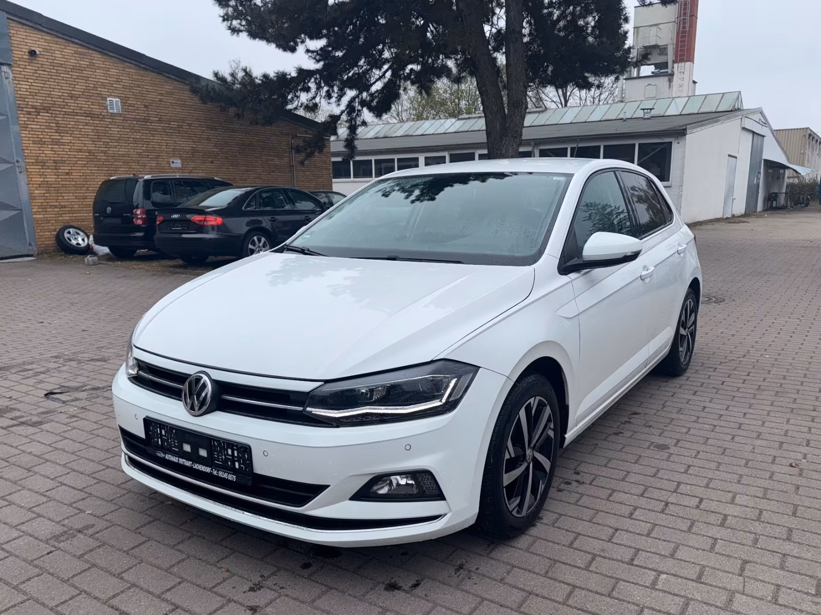 Volkswagen Polo VI Highline*Autom*Nav*Kam*Sitzh*Klima*Xenon