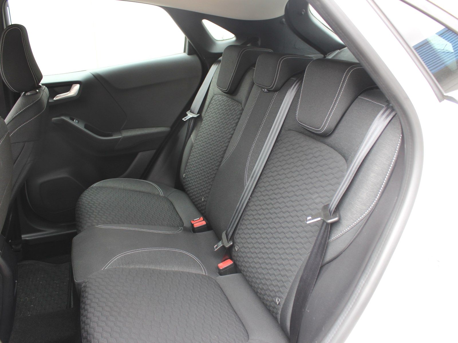 Fahrzeugabbildung Ford Puma Titanium 1,0 EcoBoost Mild Hybrid