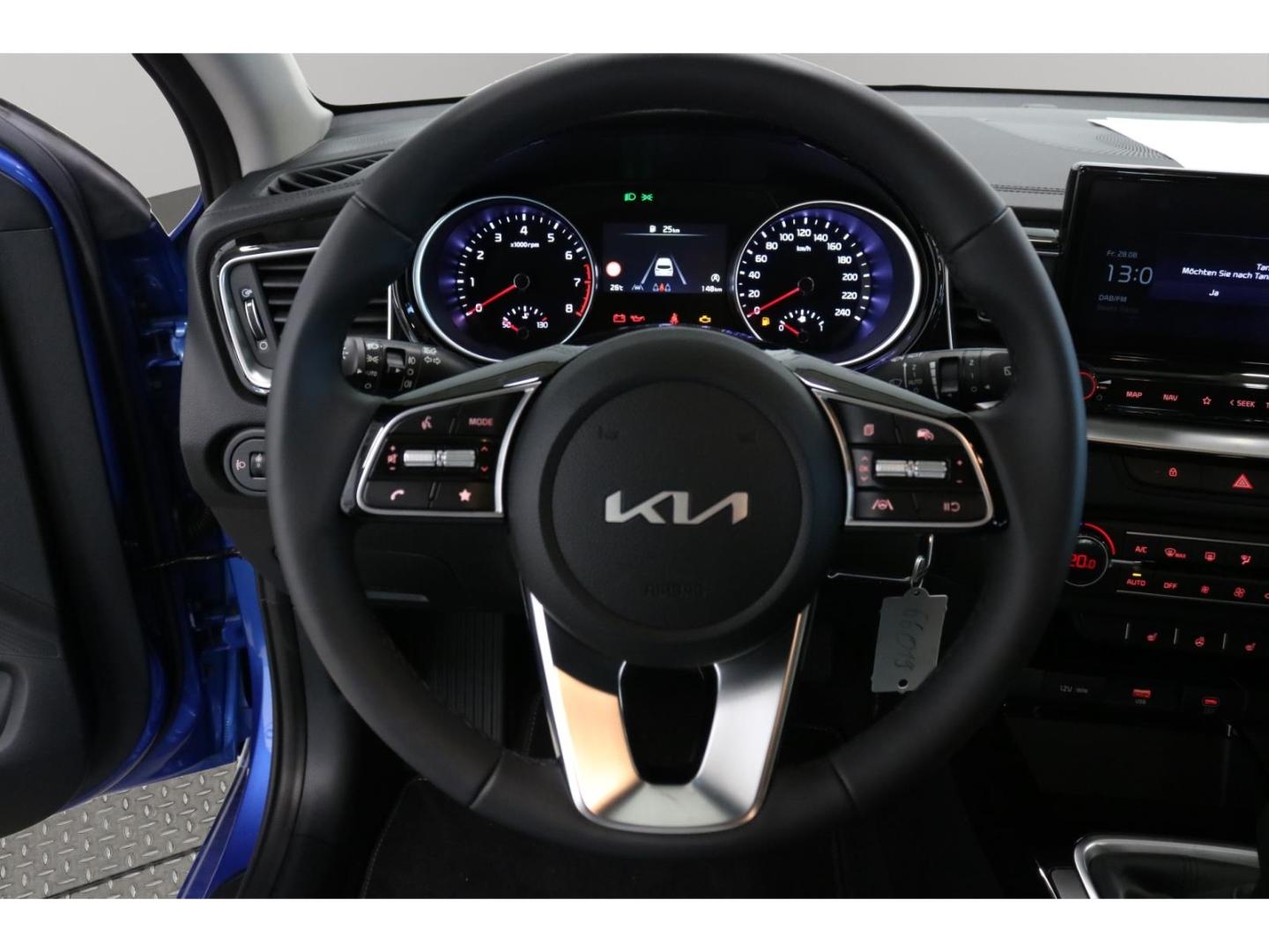 Kia Ceed_sw Vision Kamera PDC Navi SHZ Tempomat Alu