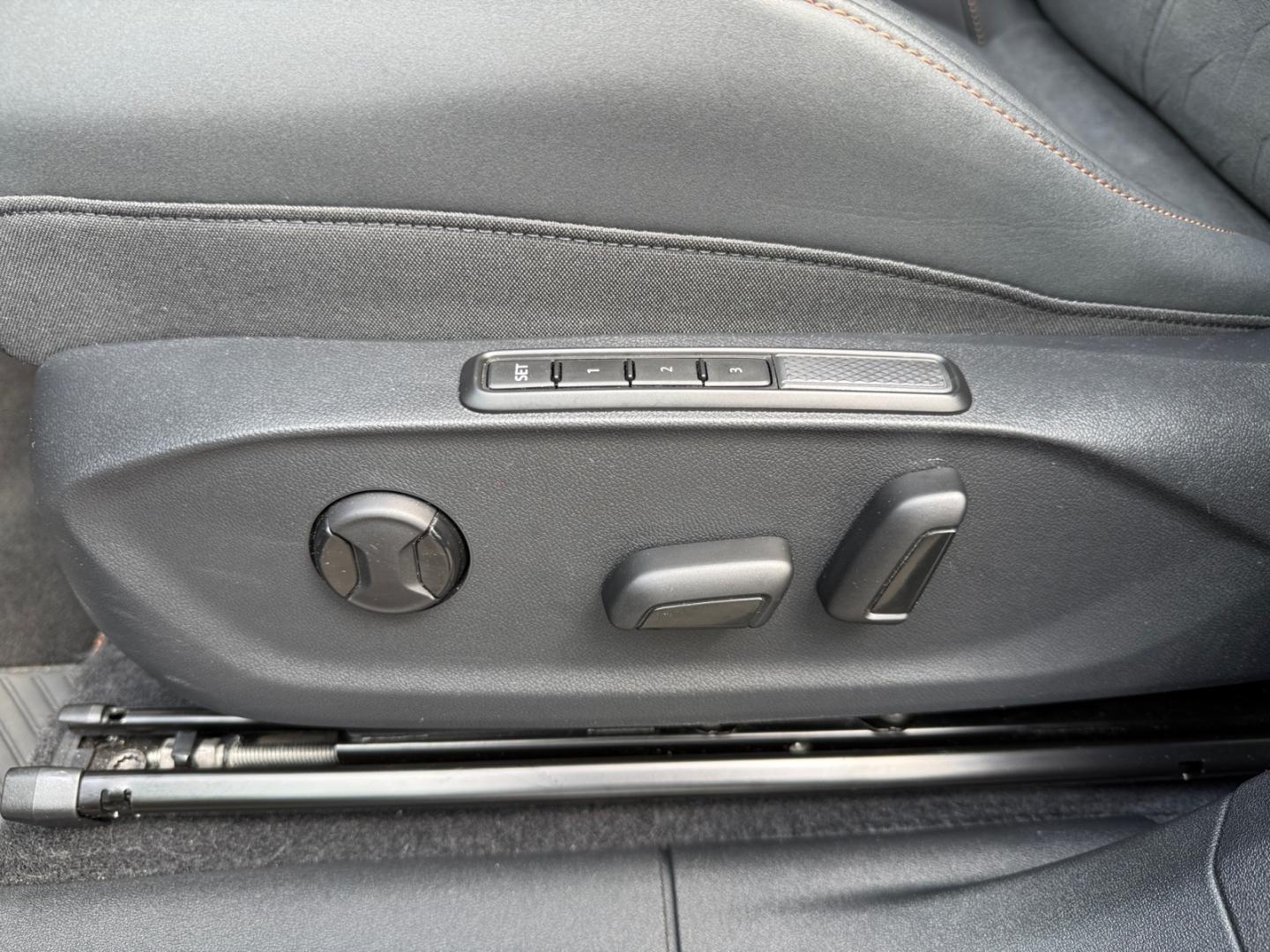 Cupra Terramar 1.5 eTSI DSG *AHK*HuD*ACC*KAMERA*MEMORY