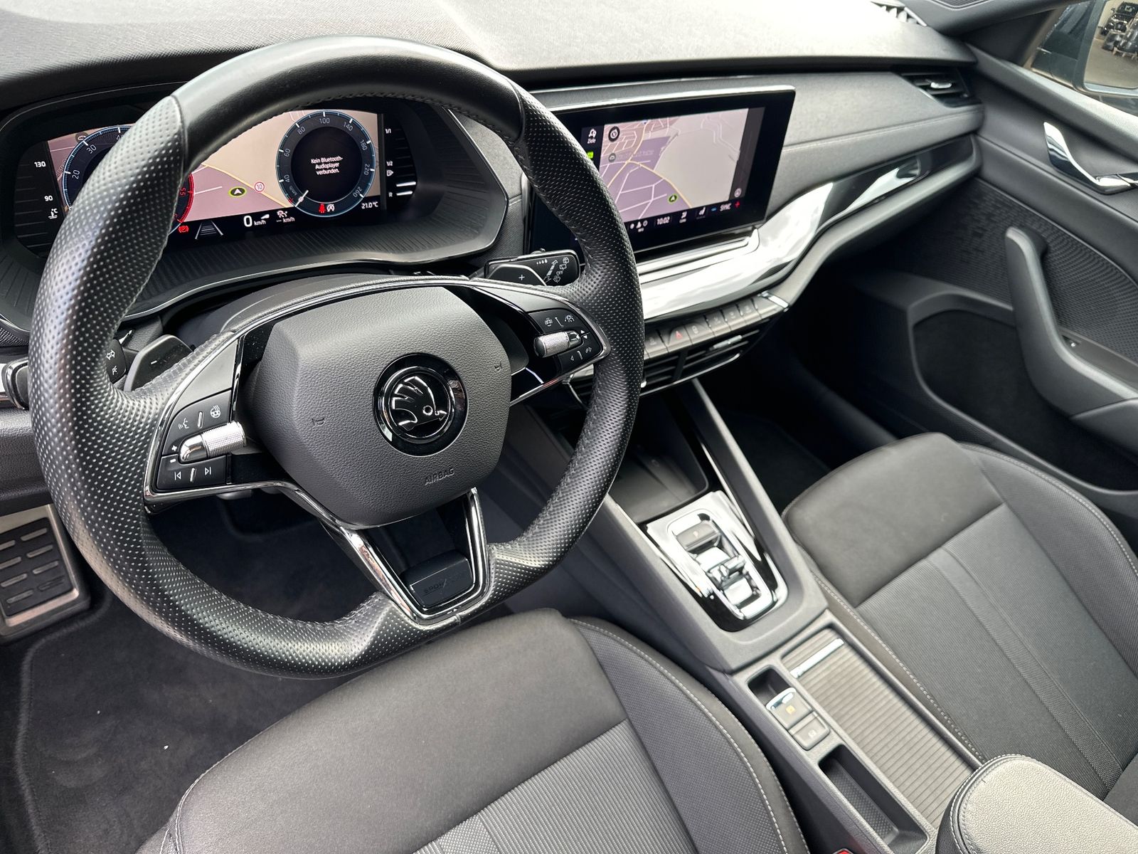 Fahrzeugabbildung SKODA Octavia Combi Sportline NAV+LED+ACC+DCC+18ZO+VC