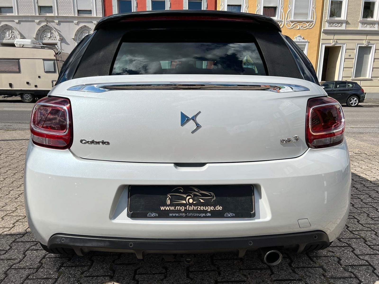 Fahrzeugabbildung Citroën DS3 Cabrio SoChic NAVI LED PDC 1-HAND