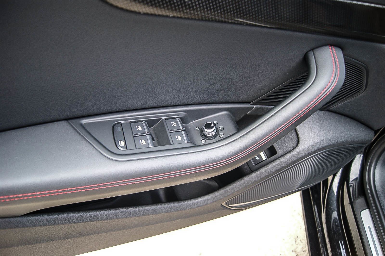 Fahrzeugabbildung Audi A4 Avant 50 TDI quattro S-Line Black B&O 1.HAND