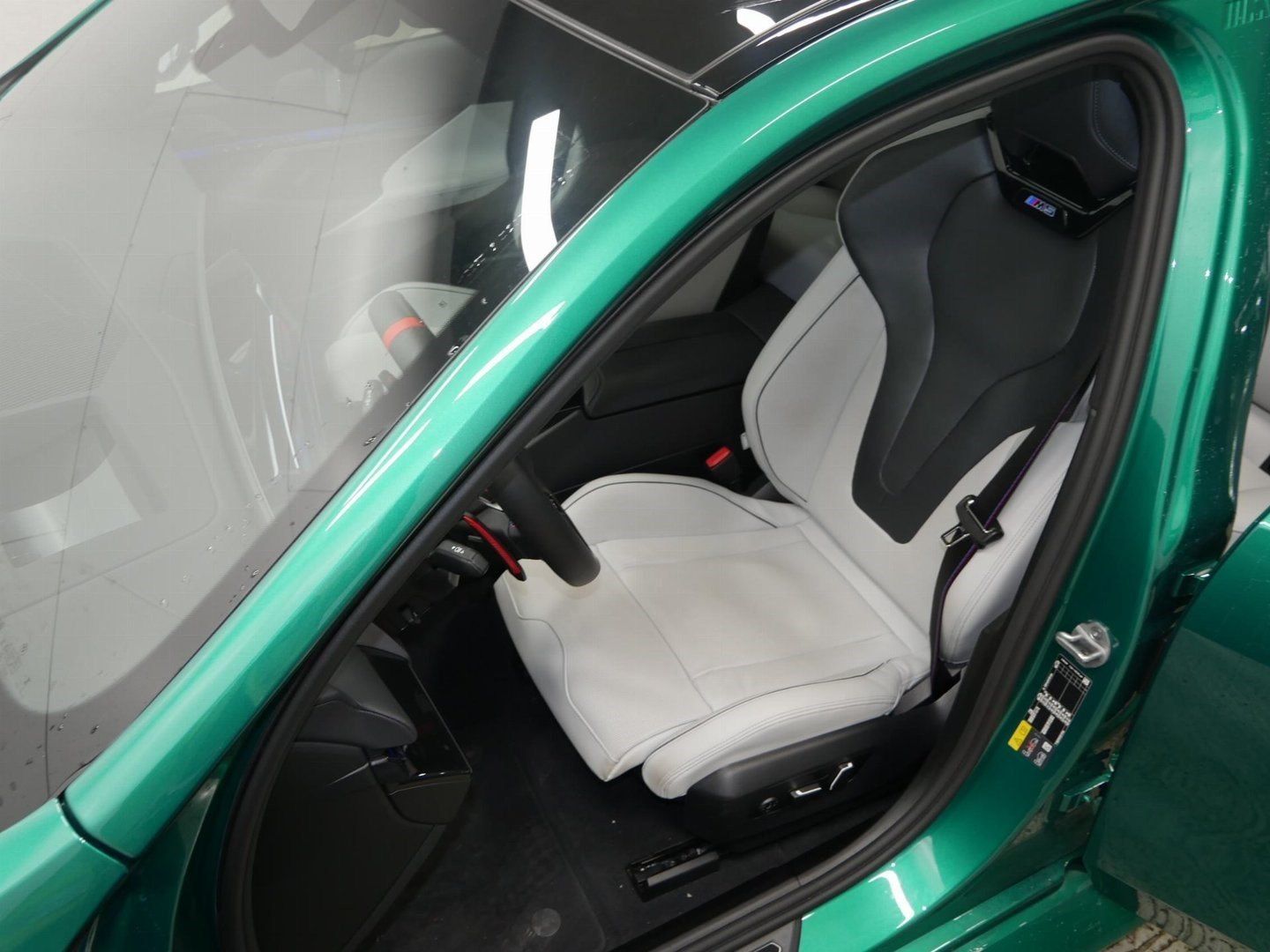 Fahrzeugeinzelansicht 18 Fahrzeugabbildung BMW M5 Limousine |Sitzbelüftung |Glasdach |Bowers&Wi