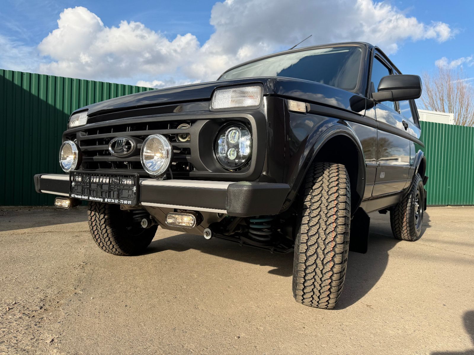 Fahrzeugabbildung Lada Niva LEGEND "PREMIUM PLUS"! !NEUE VIP-AUSSTATT.!
