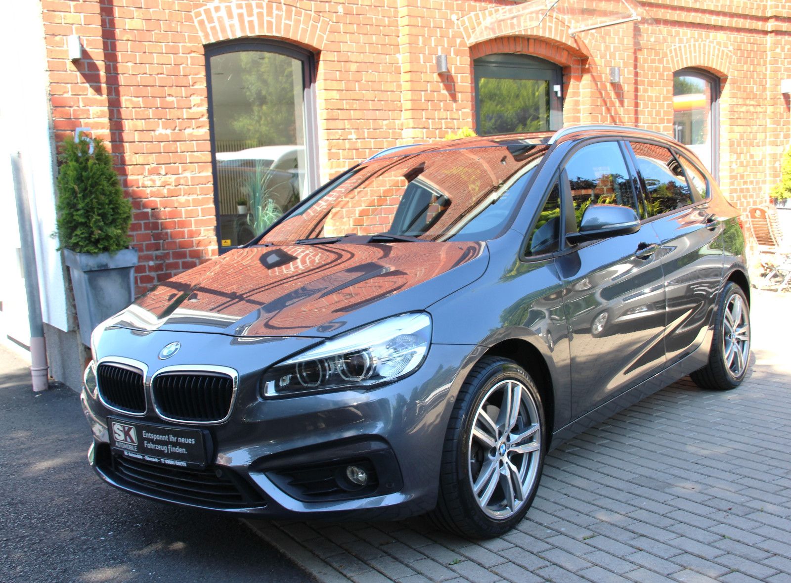 BMW 2 Active Tourer 220 d LED&amp;Navi&amp;Automatik