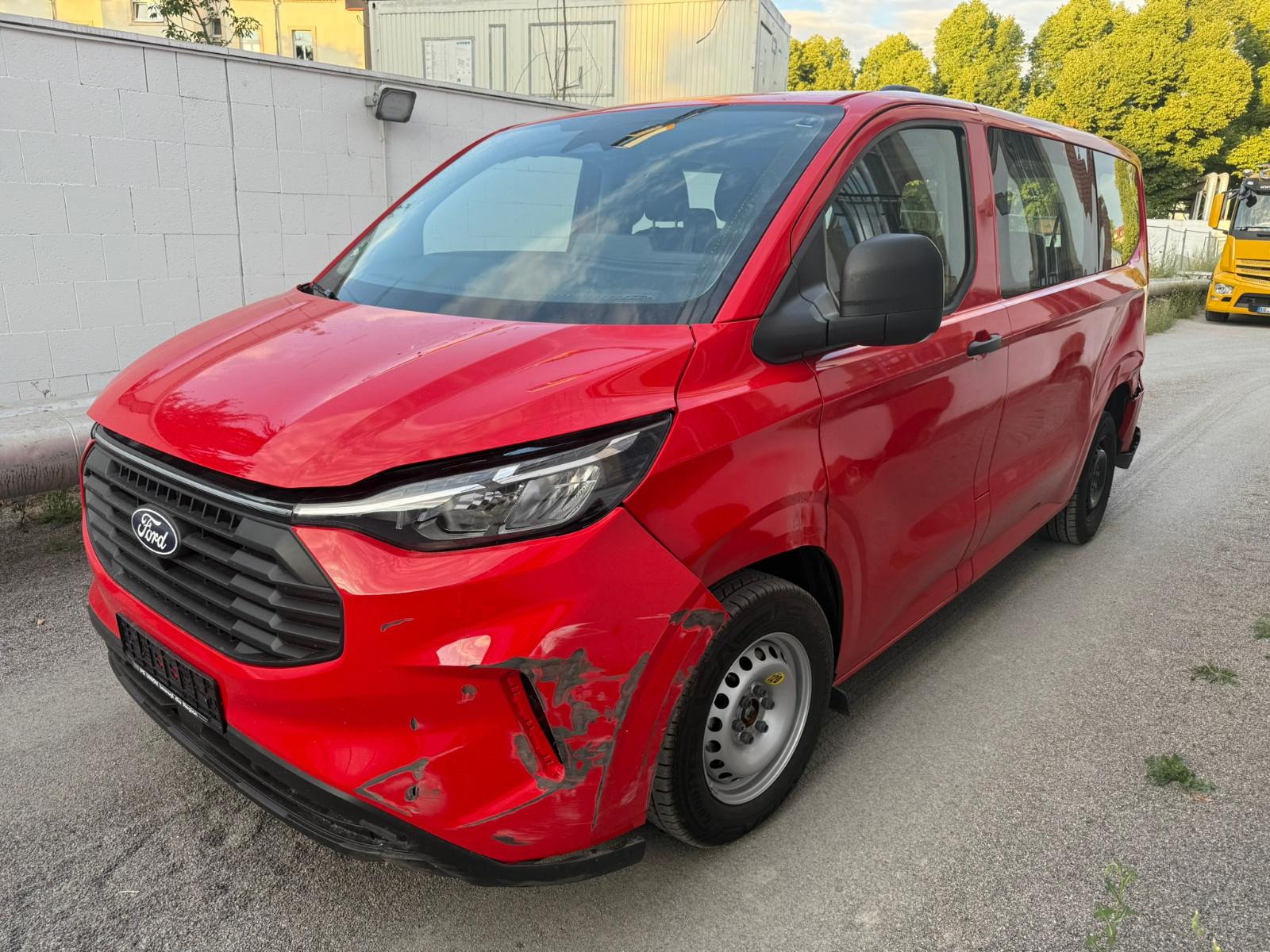 Ford Transit Custom Kombi NEUES MODELL  /  LED