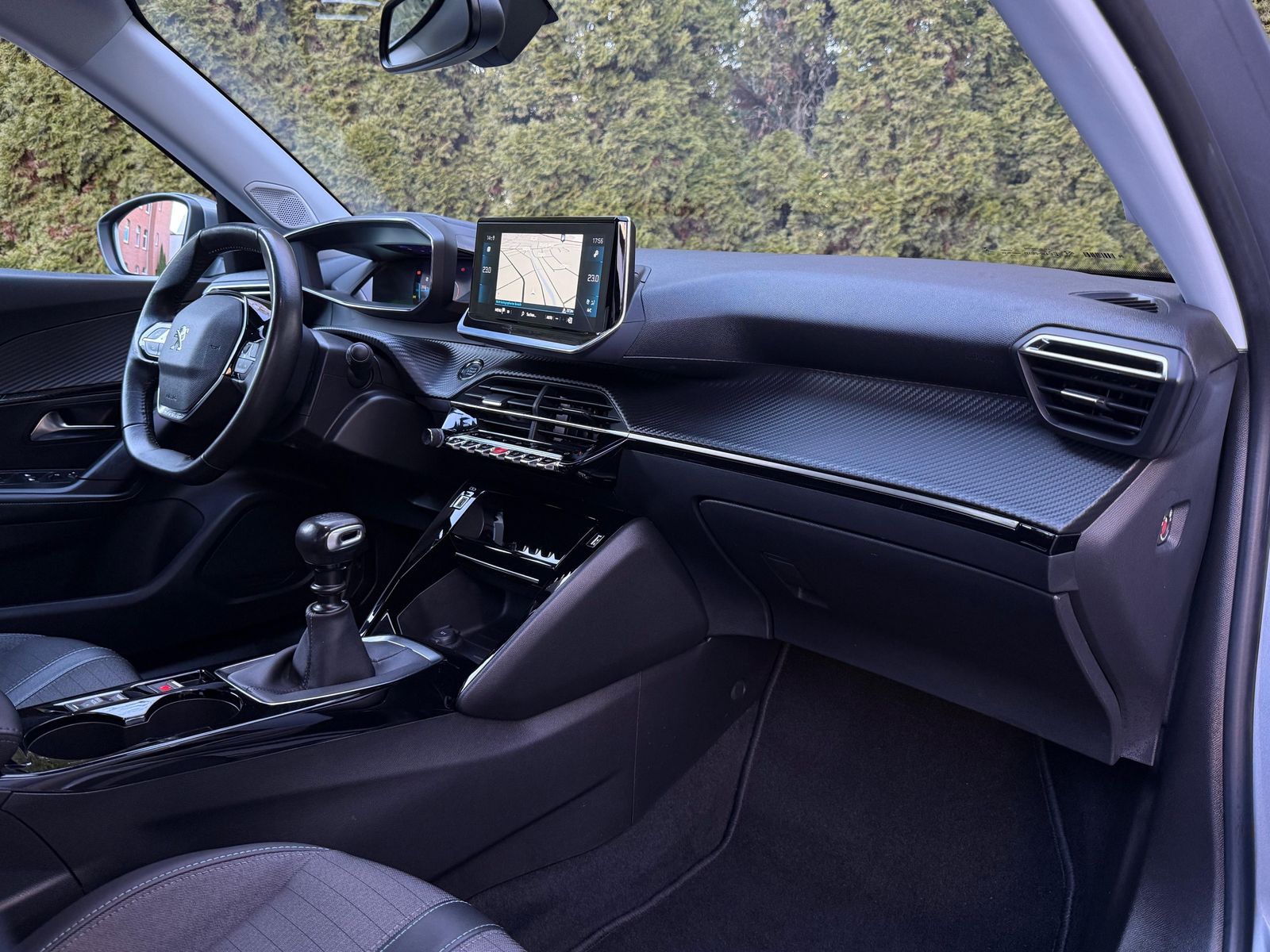 Fahrzeugabbildung Peugeot 2008 1.5 BlueHDI Allure Pack LED+NAV+SHZ+KAM+DAB