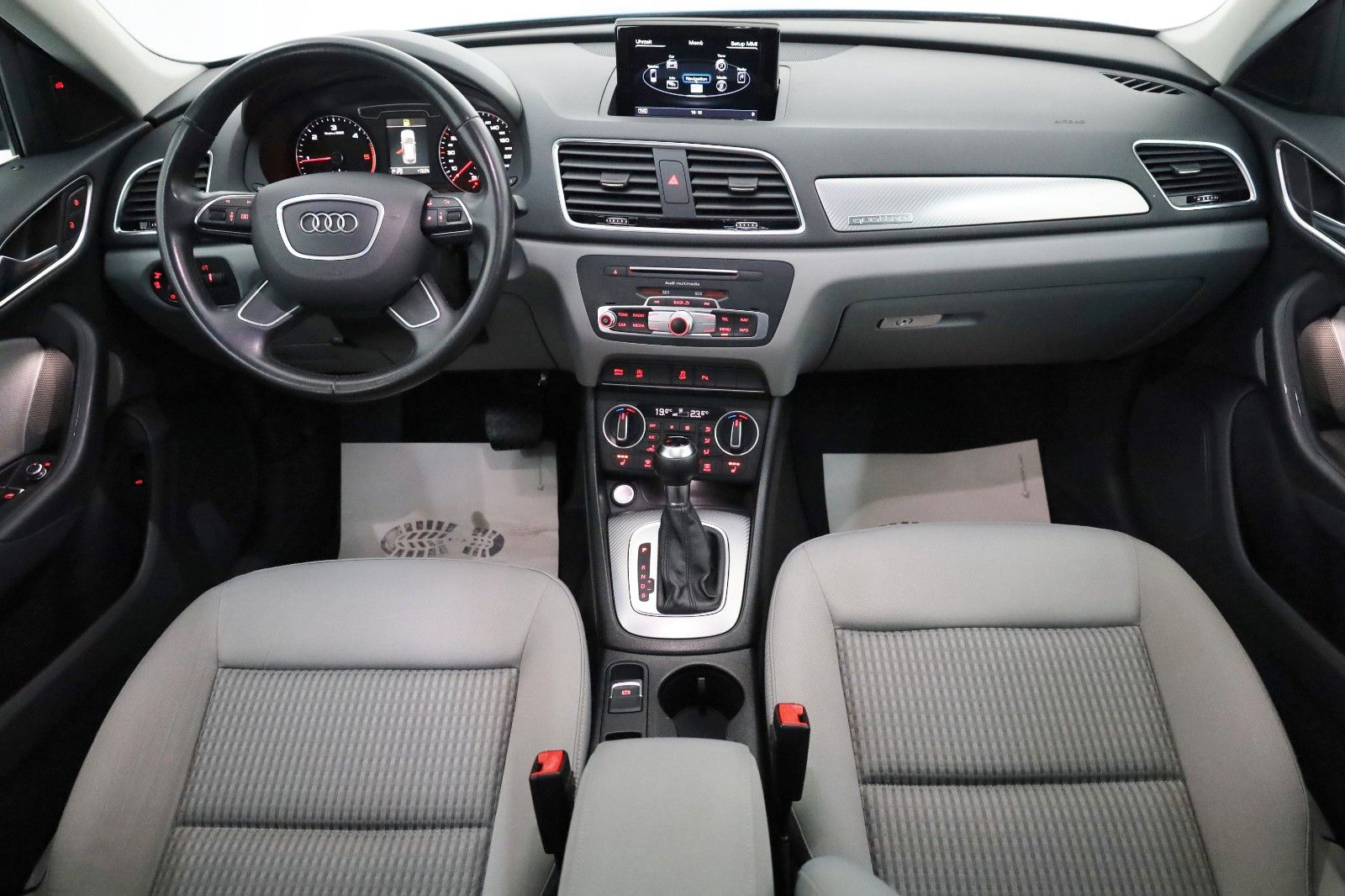 Fahrzeugabbildung Audi Q3 quattro S Line Naxi,Xenon,Panorama,Kamera,SH