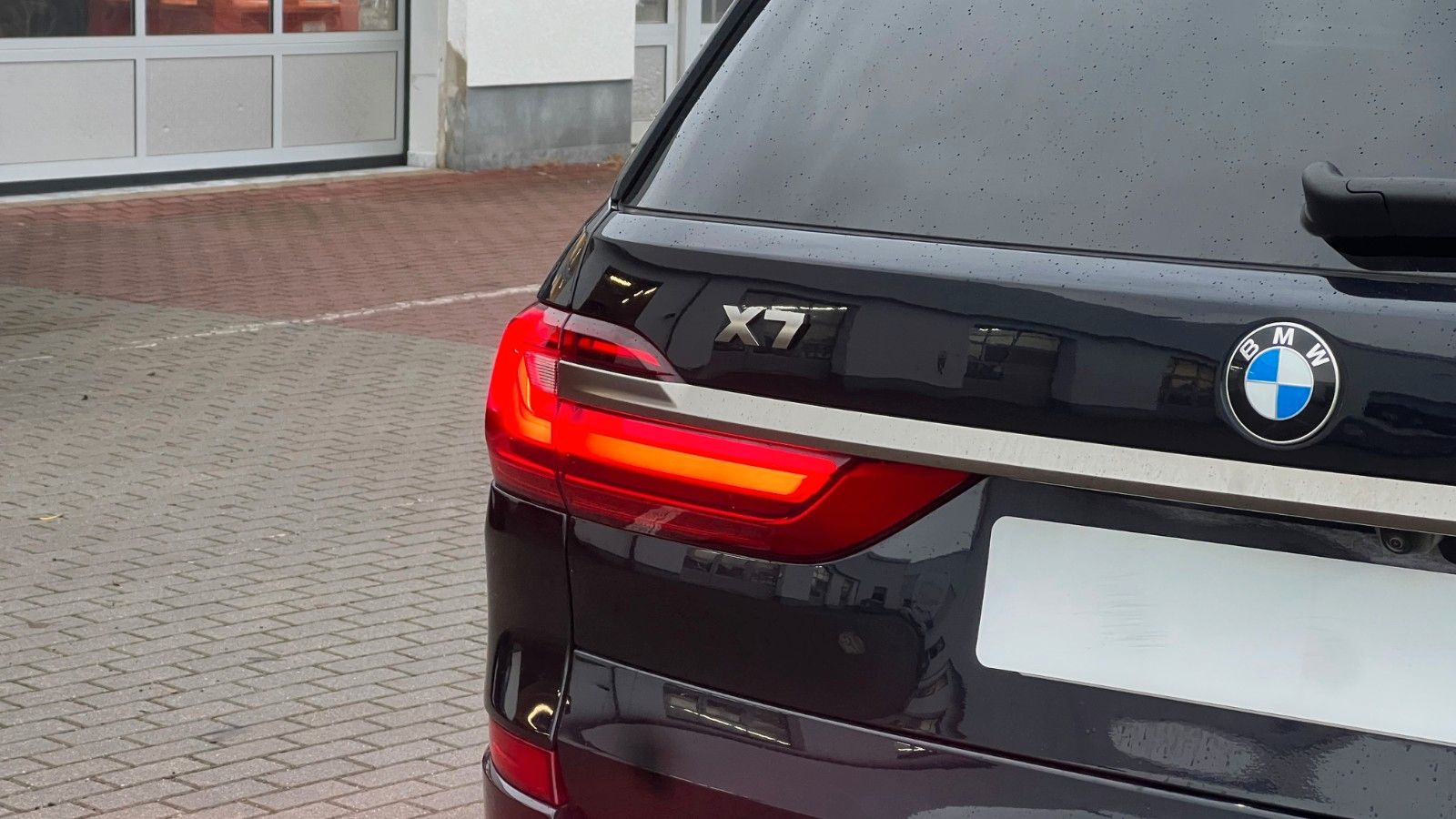 Fahrzeugabbildung BMW X7 M50 d *H/K*360°*PANO*AHK*M-Paket*HUD*Mietkauf