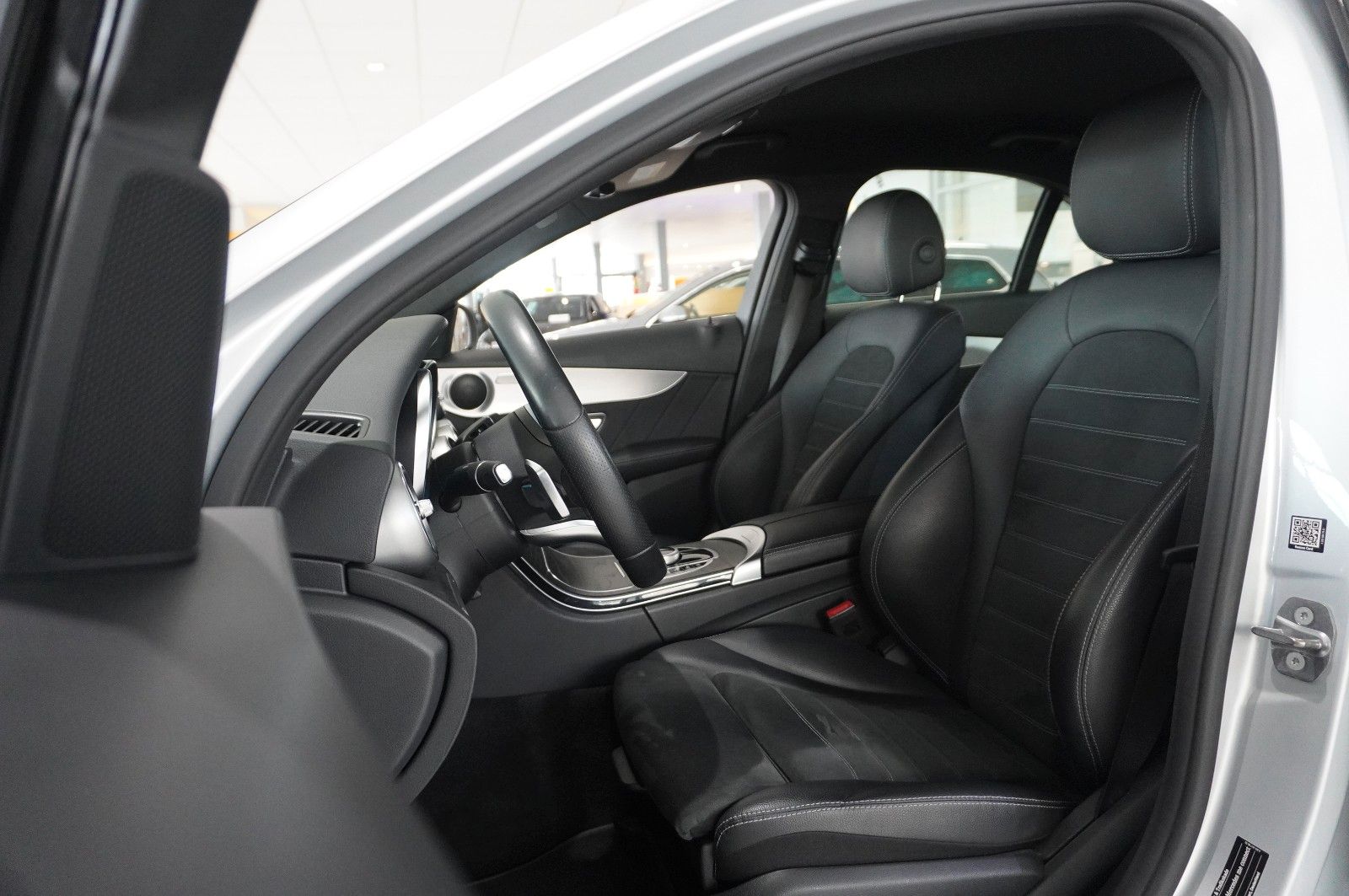 Fahrzeugabbildung Mercedes-Benz C 220D LIM. AMG LINE NAVI/LED/KAMERA/SPORT/AHK