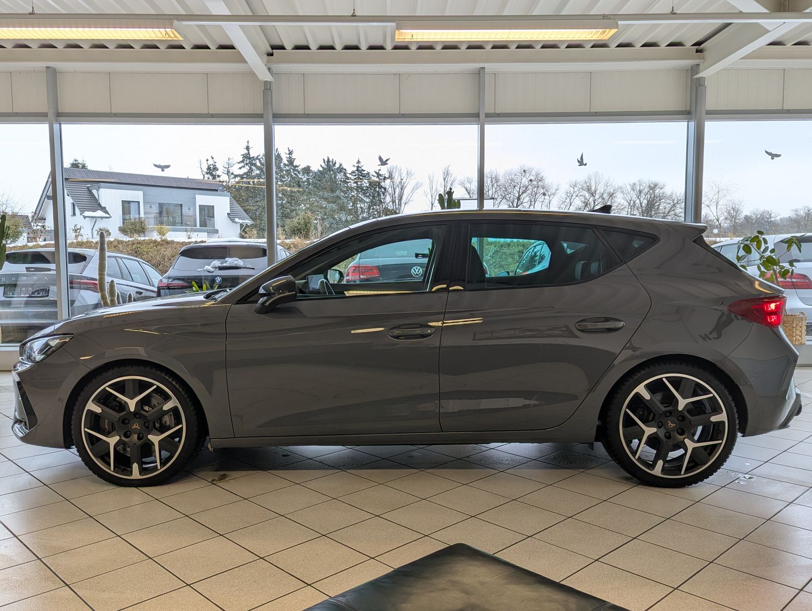 CUPRA Leon 2.0TSI VZ Matrix Pano Sennheiser Kamera 19" - Image 4