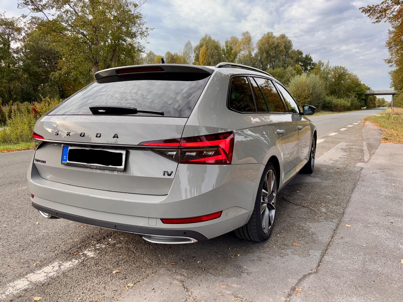 Skoda Superb 1.4 TSI iV DSG SPORTLINE COMBI 