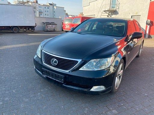 Lexus LS 460