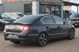 Volkswagen Passat Lim. Highline+Navi+Leder+Xenon+AHK+PDC+ - Volkswagen Passat aus 2005