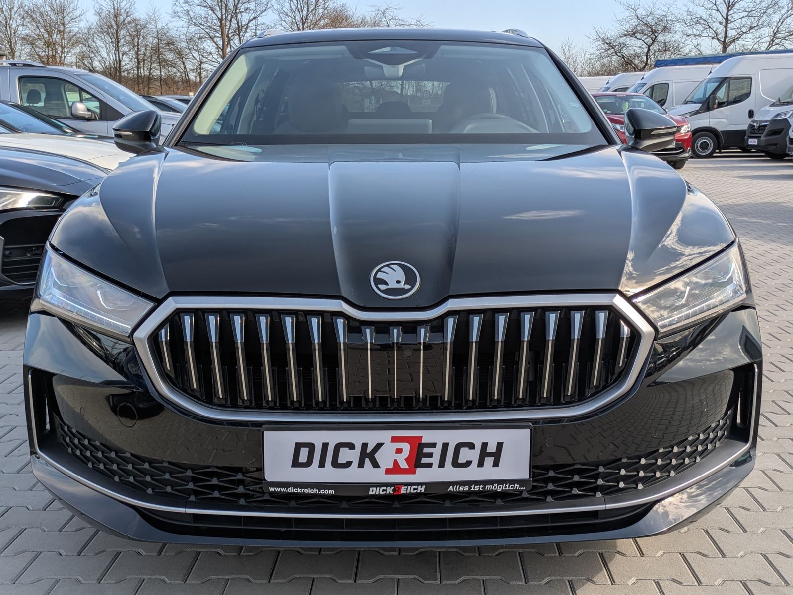 Fahrzeugabbildung SKODA Superb 2.0 TDI 4x4 Selection MATRIX*AHK*PANO*19"