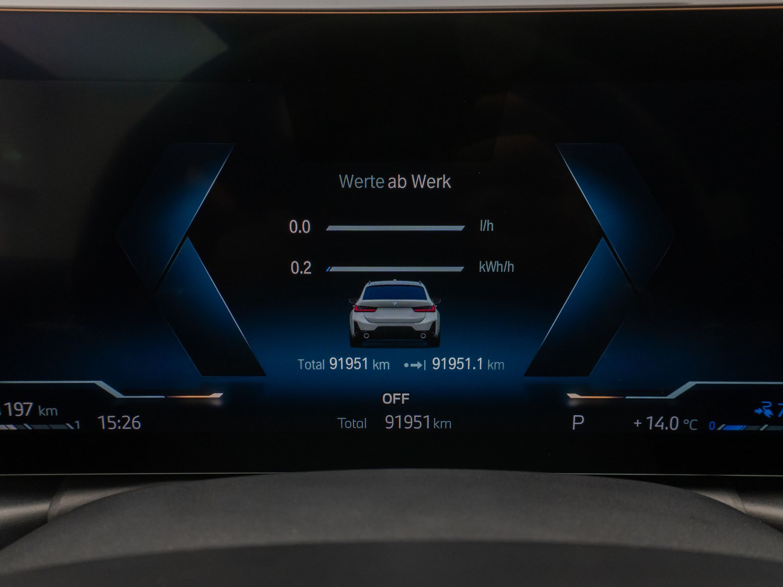 Fahrzeugabbildung BMW 330e M Sport Kamera DAB HUD Alarm Parkassistent