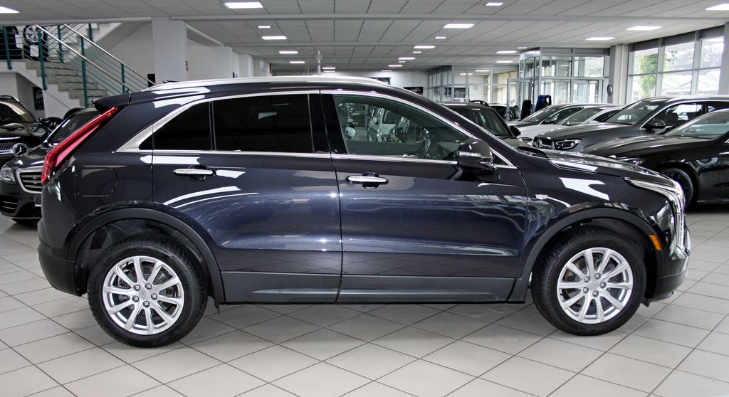 Cadillac XT4 350T AWD LUXURY PANO KAMERA TOTW SPUR BOSE