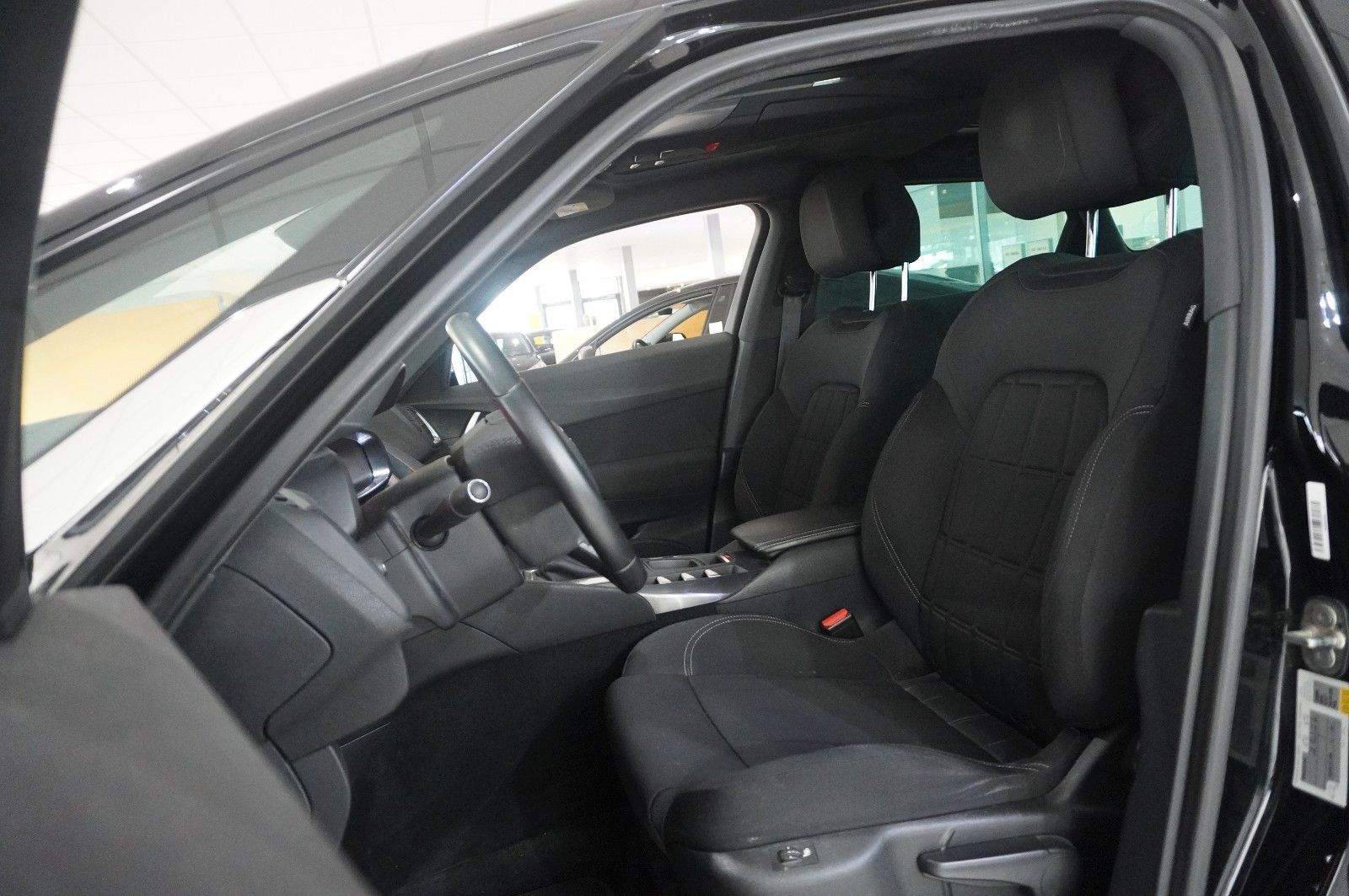 Fahrzeugabbildung DS Automobiles DS5 Lim. 2.0D NAVI/LED/KAMERA/HUD/SPORT/SH/DAB+