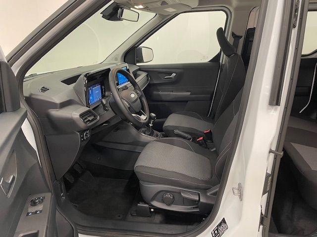 Fahrzeugabbildung Ford Transit Courier Trend Doppelkabine DAB LenkradHZ