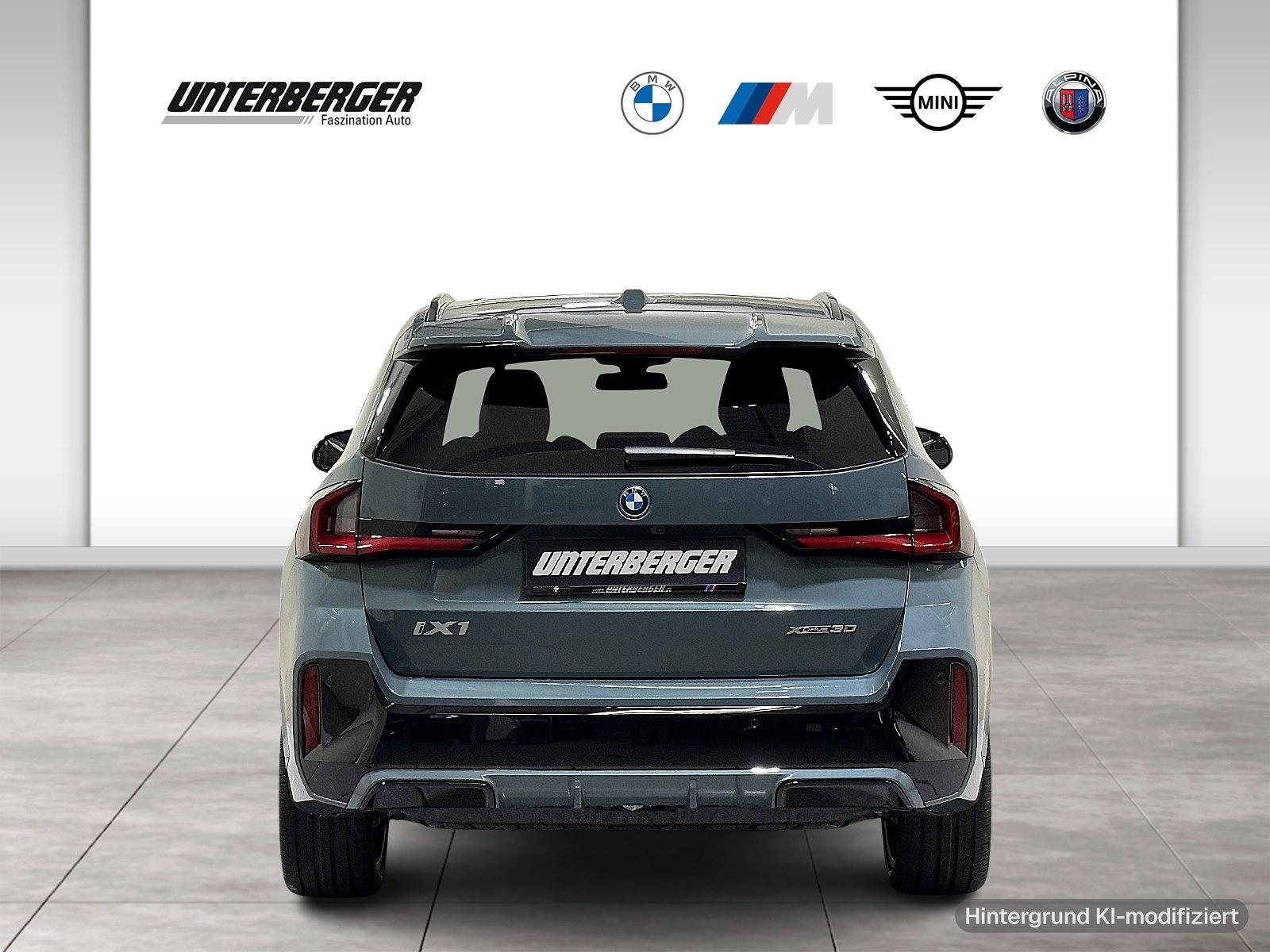 BMW iX1 xDrive30 M Sport Pro ACC 360 AHK HUD