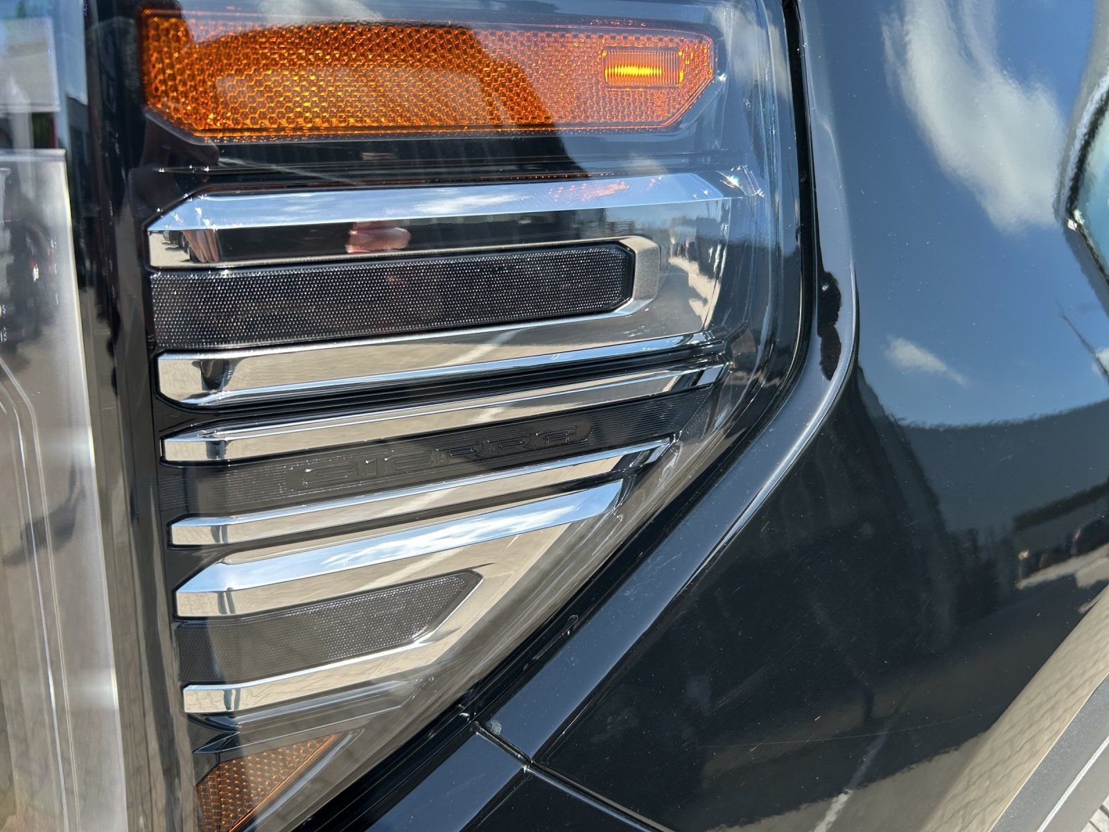 Fahrzeugabbildung GMC Sierra 1500 Denali 6.2 V8 AHK 3500/SHZ/LED/2024