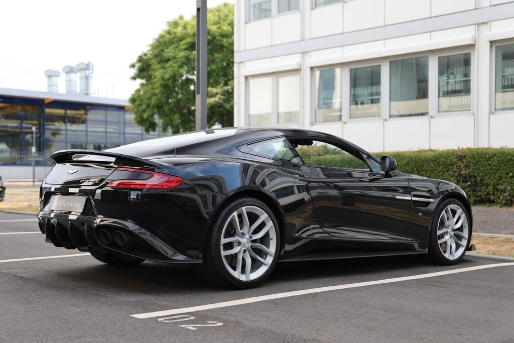 Aston Martin Vanquish