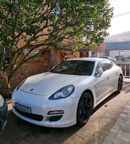 Porsche Panamera 4s