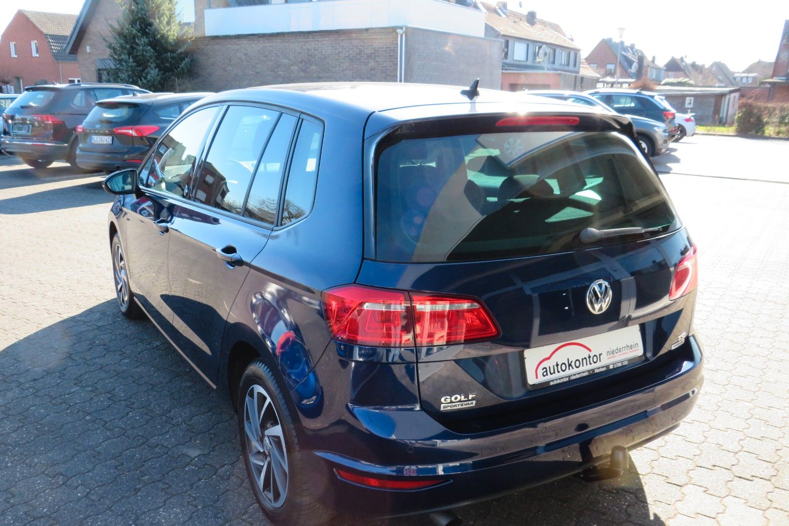 Fahrzeugabbildung Volkswagen Golf Sportsvan DSG SOUND SITZH. PDC ACC AHK