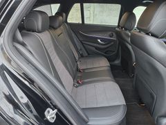 MERCEDES-BENZ E300 d 4Matic T-Modell Avantgarde Night MBUX AHK