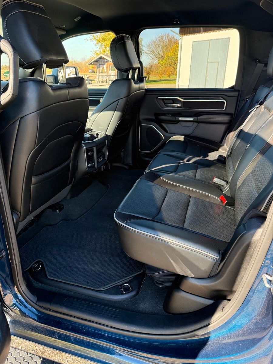 Fahrzeugabbildung Dodge RAM 1500 Laramie Sport 5.7 V8 LPG Unfallfrei