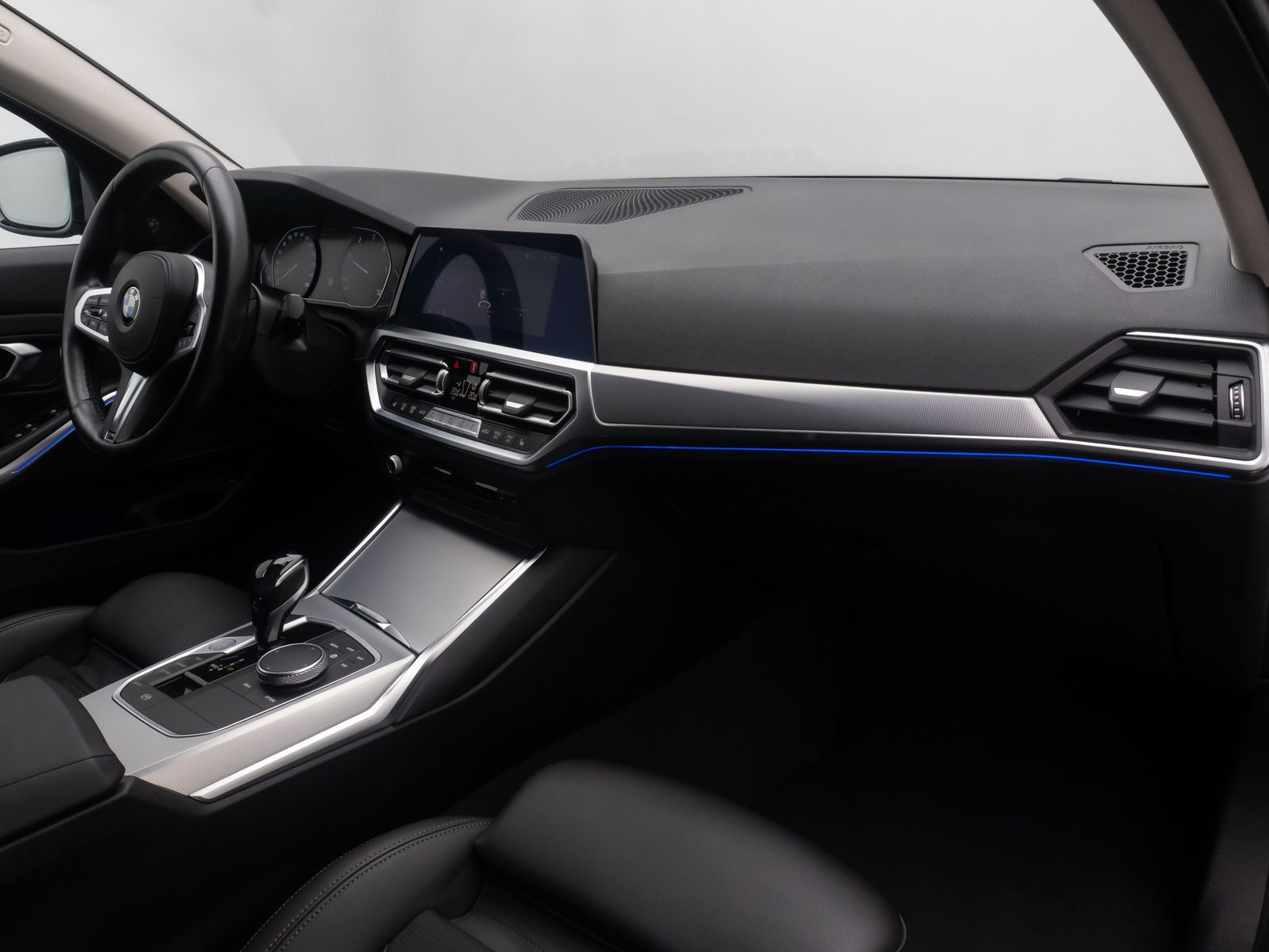 Fahrzeugabbildung BMW 320d xD Sport Line H/K DAB AHK Kamera 18Zoll