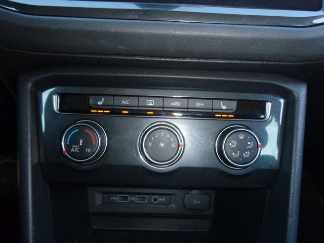 Fahrzeugabbildung Volkswagen Tiguan 2,0 TDI 4Motion >AUT/KAM/NAV/SHZ/ACC<