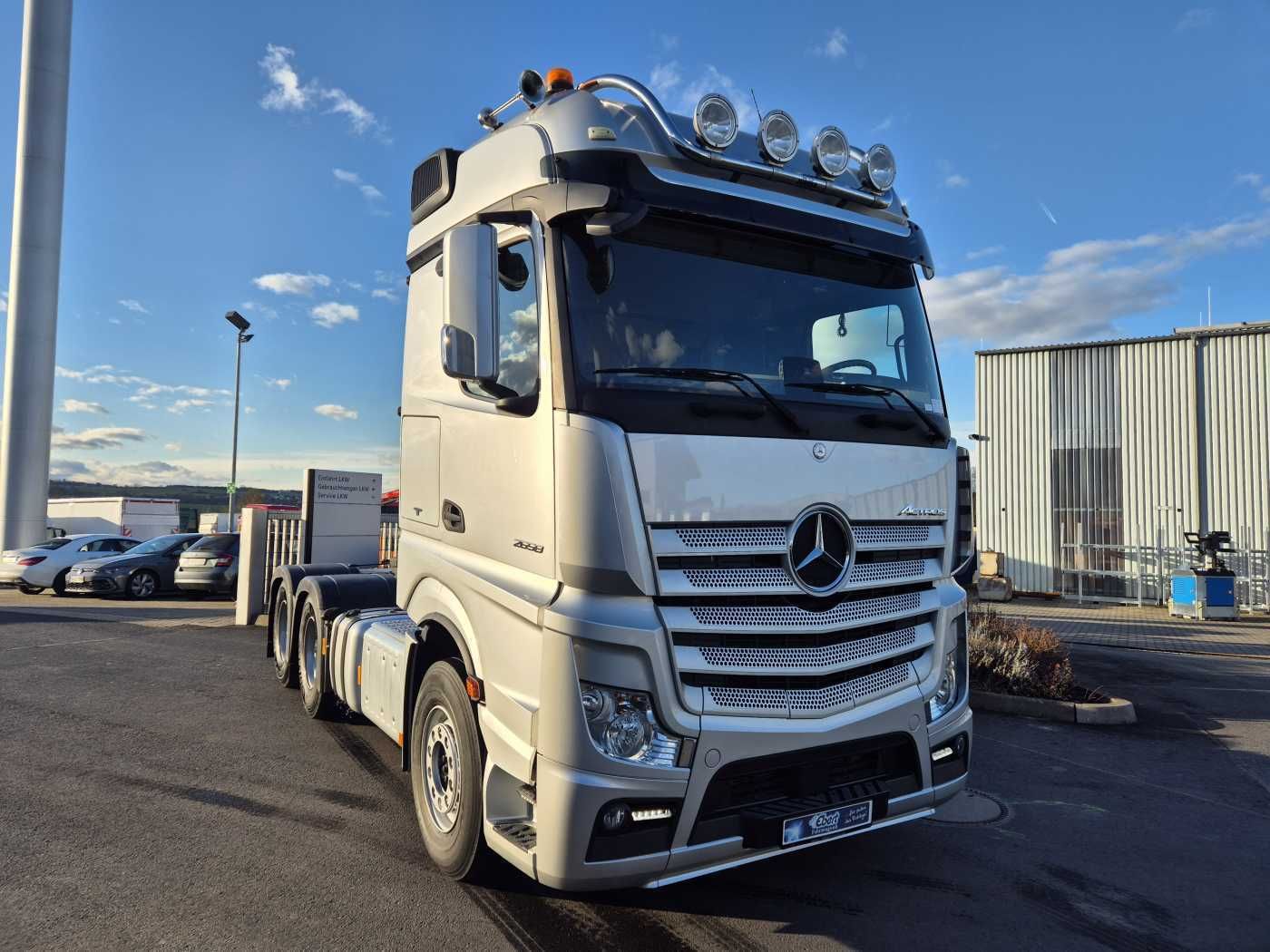 Fahrzeugabbildung Mercedes-Benz Actros 2658 LS 6x4 Turbo Retarder 120t BigSpace