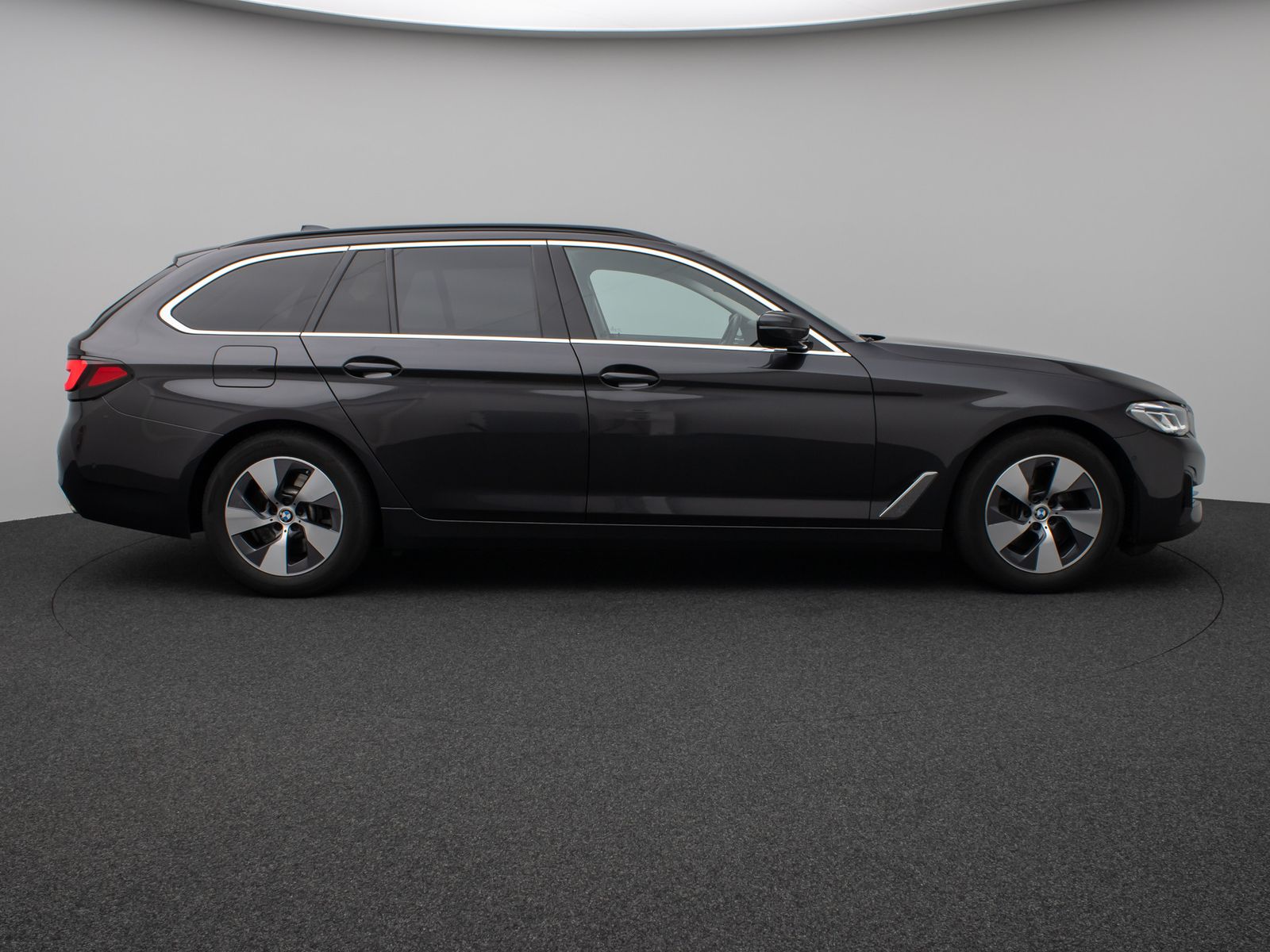 Fahrzeugabbildung BMW 520d Kamera Laser HUD DAB HiFi Stop&Go AHK Sport