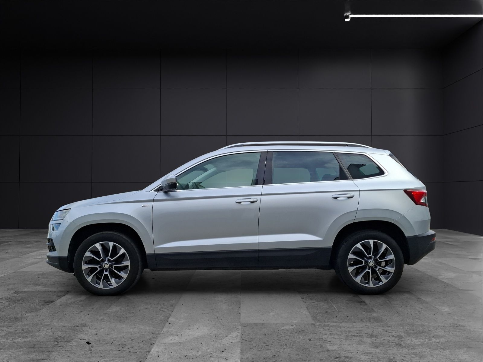 Fahrzeugabbildung SKODA Karoq TDI Drive-125 LED Navi ACC  RFK SH