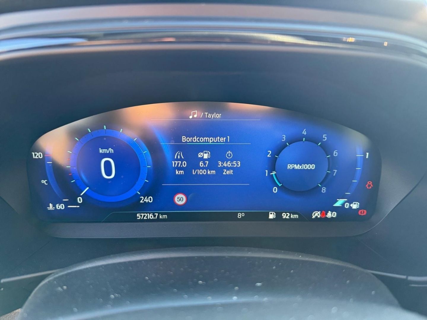 Fahrzeugabbildung Ford Focus Turnier ST-Line X AHK-klappbar Navi Matrix